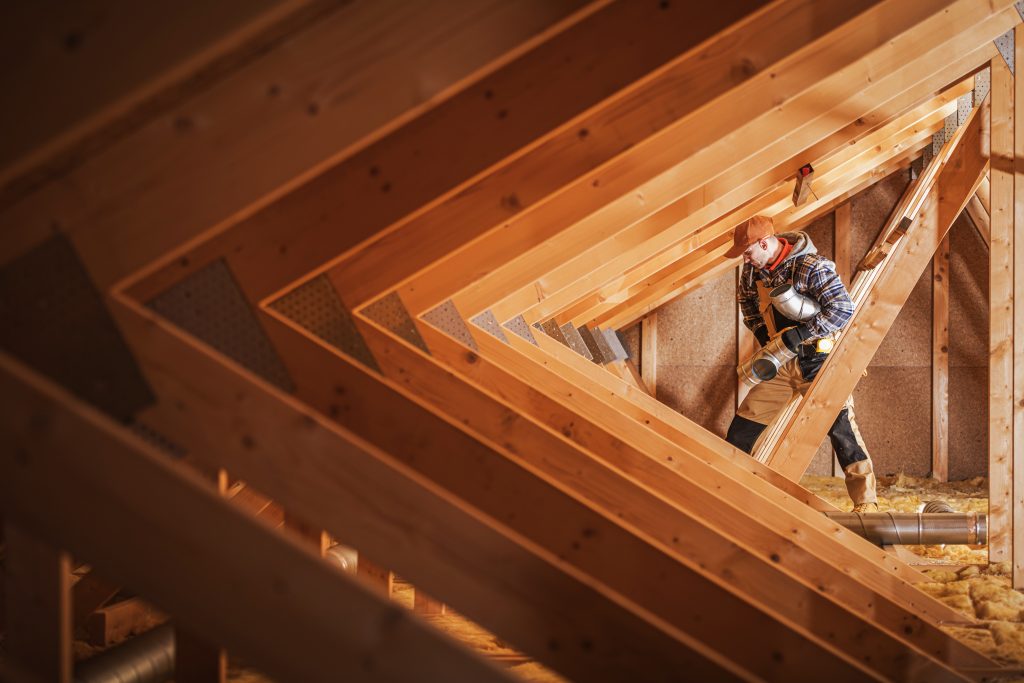 Construcción de estructura de techo y ático - Servicio de framing experto.